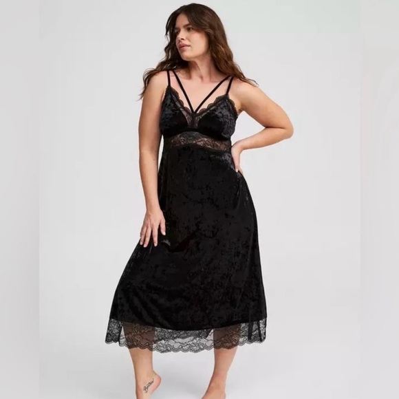torrid Dresses & Skirts - Torrid Black Lace-Trim Velvet Slip Dress with cage neckline size 2 NWT